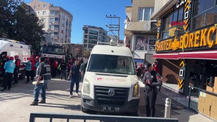 Gebze'de yıkılan binanın enkazında yeni gelişme! Bir çocuğun cansız bedeni çıkarıldı