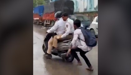 Thane VIRAL Video: Man Fined for No Helmet, Spots Same Cops Breaking Rules