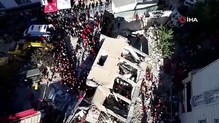 Gebze’de çöken binanın enkazından 2 kişinin cansız bedeni çıkatılırken, 1 kişi sağ çıkarıldı