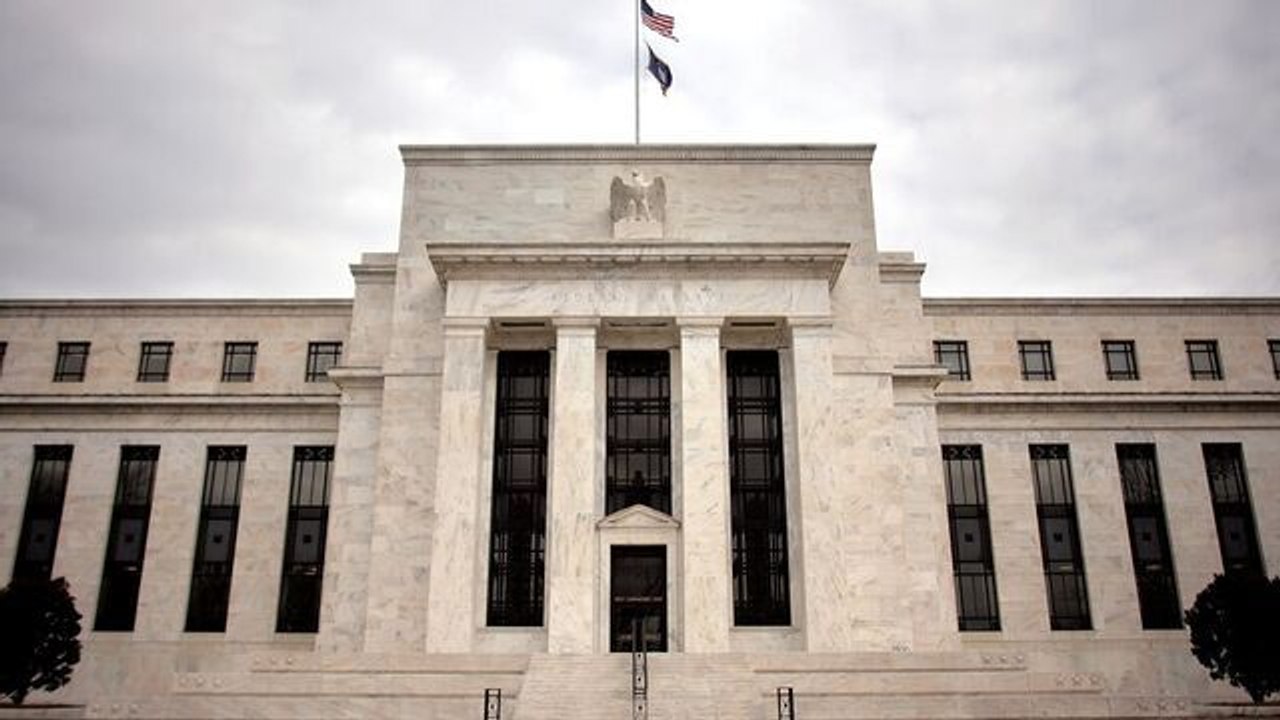 Fed to Deliver 'Less Data Dependent' Rate Cut, Says Citi's Hollenhorst