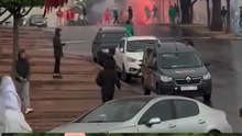 لحظات قبل بداية الديربي بين الرجاء البيضاوي والوداد البيضاوي عرف شغب بين جماهير كلا الفريقين
