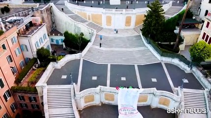 Greenpeace presenta il conto della crisi climatica con un enorme scontrino