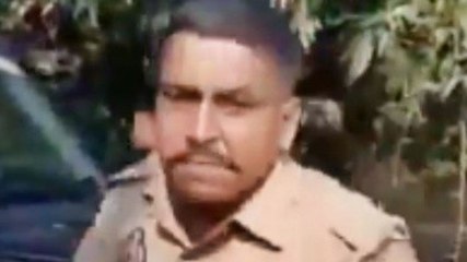 सिपाही ने युवक को मारी लात, SP ने किया सस्पेंड 