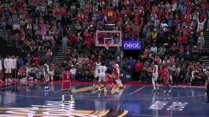 Clippers - Derrick Jones Jr fait exploser la salle avec deux dunks monstrueux !