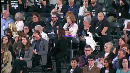 Gritos e insultos de las víctimas a Mazón en el funeral