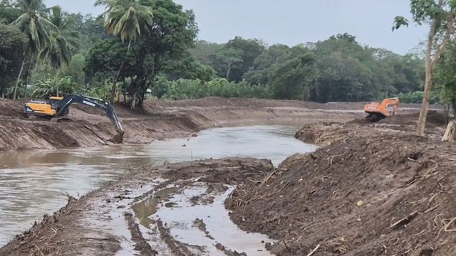 Ministra del Gobierno recorre áreas afectadas por inundaciones en Tonosí