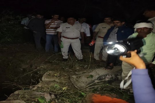 लापता किशोर का शव कुएं में मिला, क्षेत्र में फैली सनसनी.... देखें वीडियो....