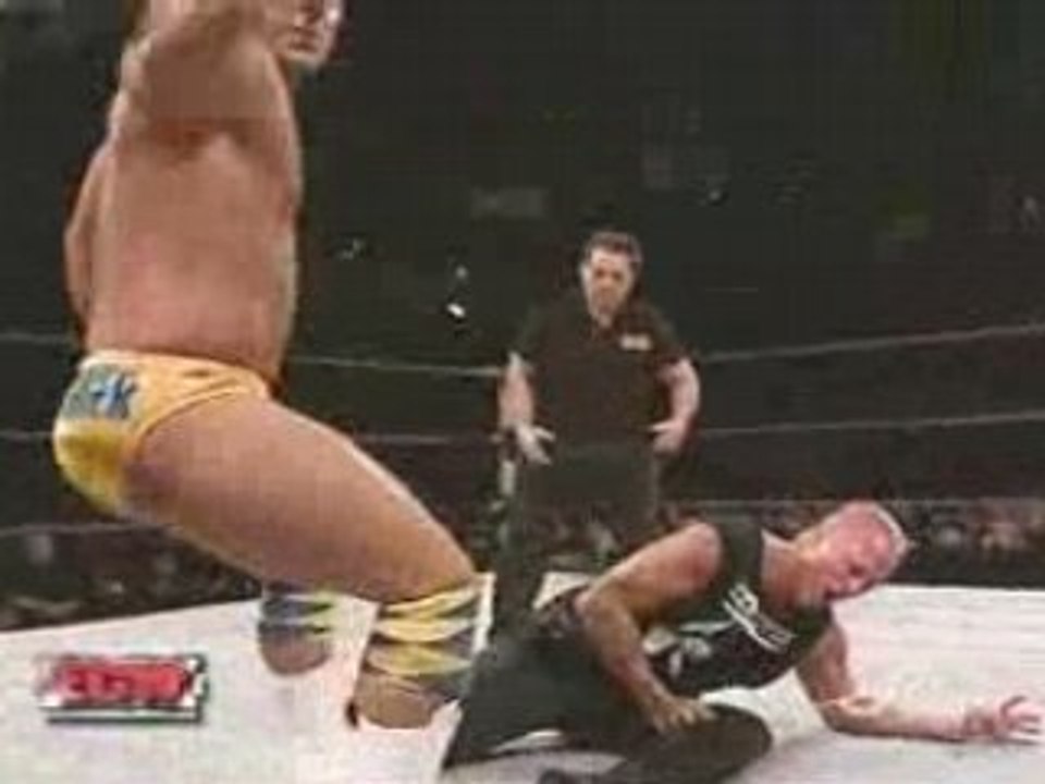 Sandman vs Matt Striker-Ecw 10.17.06