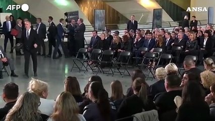 Valencia, Carlos Mazo'n insultato al memoriale di Stato per le vittime dell'alluvione