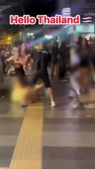 Kadını yerden yere çarptı! Tayland’da kadın döven İsrailliye meydan dayağı