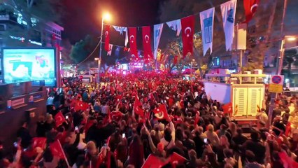 İstanbul'da Cumhuriyet coşkusu: Kadıköy doldu taştı