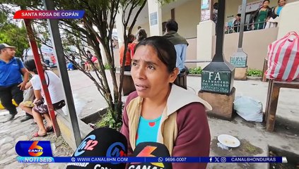 Familiares de pacientes ingresados al Hospital de Occidente denuncian que no tienen sala de espera