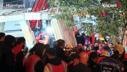 Gebze’deki enkazdan anne Emine Bilir ve baba Levent Bilir çıkarıldı