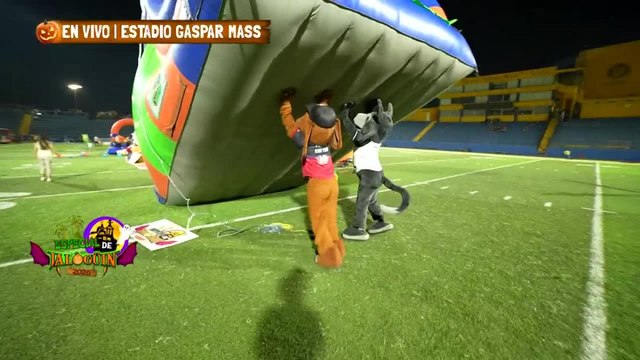 'Mano negra' en la carrera de botargas