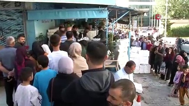 Esnaf ''vatandaş balık yesin'' dedi, kuyruğun sonu gözükmedi!