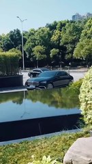 On the day of the engagement party, her fiancé deliberately absented himself with a green tea girl. She decisively replaced him on the spot. She thought it was just a temporary solution, but she didn't expect that she would become his secret love. During