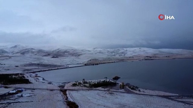 Karayazı beyaz gelinliği giydi
