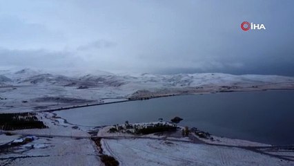 Karayazı beyaz gelinliği giydi