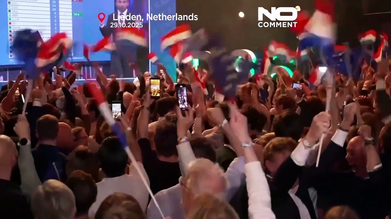 D66 und groenlinks jubeln in ihren parteizentralen am niederländischen wahlabend