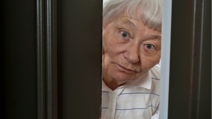 Refus de départ d’une locataire âgée : elle est expulsée et doit verser 3 000 € au bailleur