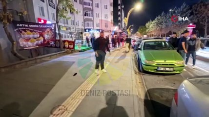 Sokak ortasında cinnet geçirdi! ‘Öldürün beni’ diye bağırıp araçlara zarar verdi