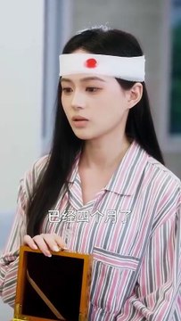 That night when her child was gone, her husband was with his first love giving birth, even bringing her back to their marital home and allowing her to be generous. She coldly smiled, directly tossed aside the divorce agreement, and picked up her career