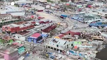 Tra macerie e distruzione, in Giamaica dopo il passaggio di Melissa