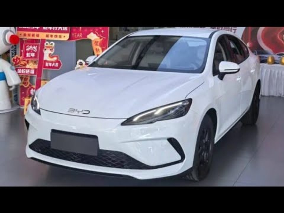 Die Zukunft des Fahrens? Der 2025 BYD Seal 05 DM-i Hybrid mit 2.000 km Reichweite