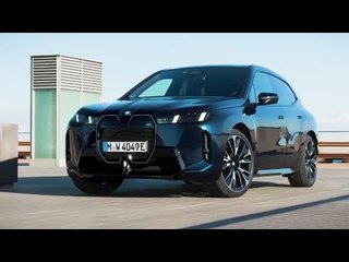 2025 BMW iX M70 xDrive in Tanzanite Blue – Luxus & 659 PS Elektro-Power!