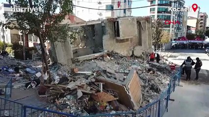 Çöken binanın enkazında bilirkişi heyeti inceleme yaptı