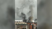 Un incendio en las proximidades del estadio Santiago Bernabéu genera alarma entre vecinos