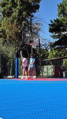 Juste 2 gars de 30 ans qui jouent comme des gamins... mais qui sont mauvais