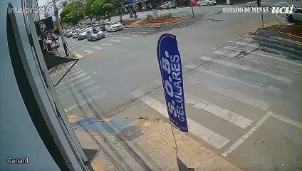 Motorista é arrastado em capô de carro depois de briga no trânsito em MG