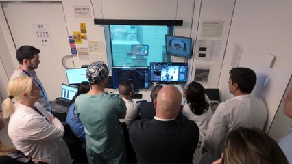 Intervención pionera en el Hospital Sant Pau para tratar a pacientes con temblor esencial