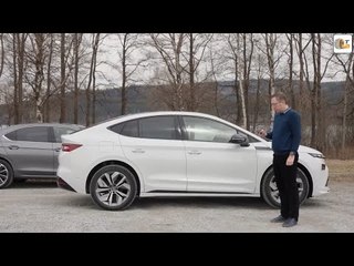 Škoda Enyaq parkt selbst – Remote Park Assist in Aktion