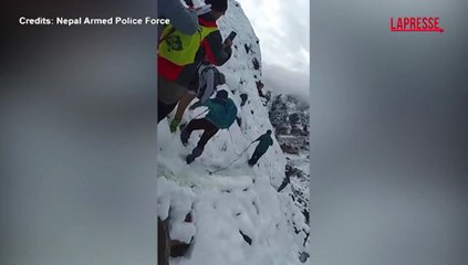 Tormenta di neve in Nepal: 162 escursionisti in difficolt? salvati dalla polizia