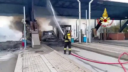 Incendio in autostrada: brucia il casello di Brescia Sud sulla A21