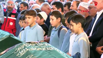 Gebze’de çöken binada yaşamını yitiren aynı aileden 4 kişi toprağa verildi