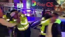 Kimliğini Vermek İstemedi, Polisle Yumruk Yumruğa Kavga Etti!