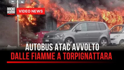 Autobus Atac avvolto dalle fiamme a Torpignattara