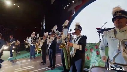 Alfa infiamma il Forum di Milano, sul palco anche Vecchioni e Amadeus