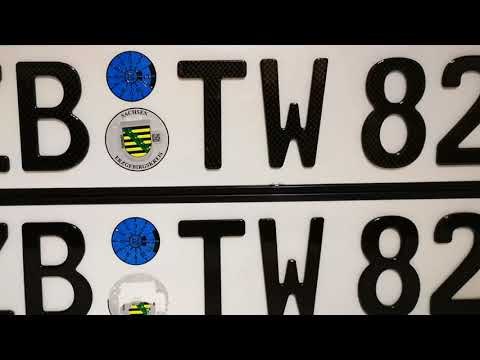 Tuning zulassungsfähige 3D Kennzeichen mit Carbon Optik vs Hochglanz