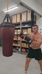 #28 Travail à mi-distance du sac de frappe avec Major Gérald