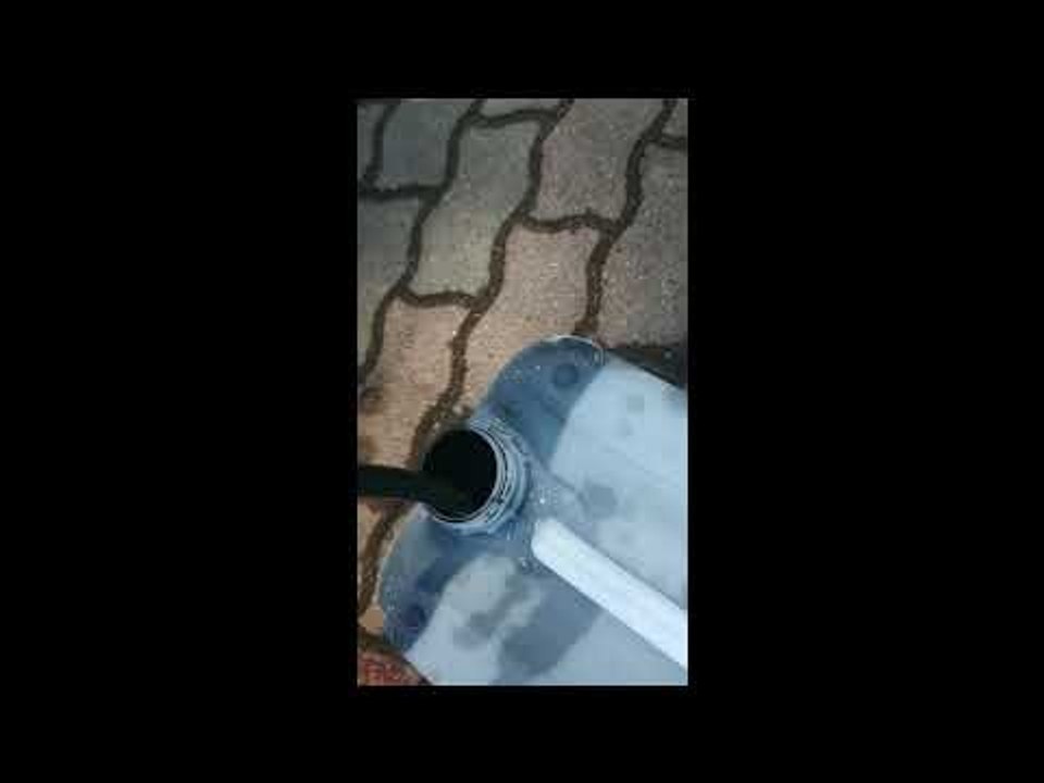 Ölwechsel VW Phaeton 3 0 V6 TDI   Absaugen mit Pumpe