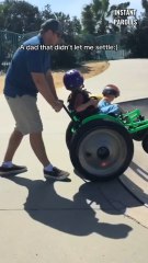 Ce père permet à son fils atteint d’un handicap de vivre de belles expériences