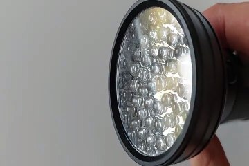 Lampe à lumiere noir 01