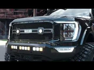 Maxlider Motors 2021 Ford F-150 als "Midnite Edition" mit Lift-Kit und Kotflügelverbreiterungen.