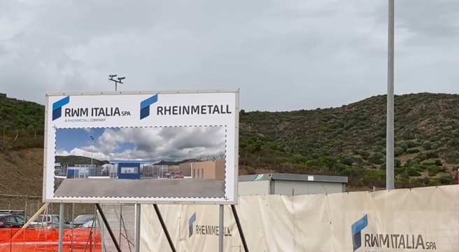 Alta tensione Regione-Rwm, gli abitanti di Domusnovas difendono la fabbrica di bombe