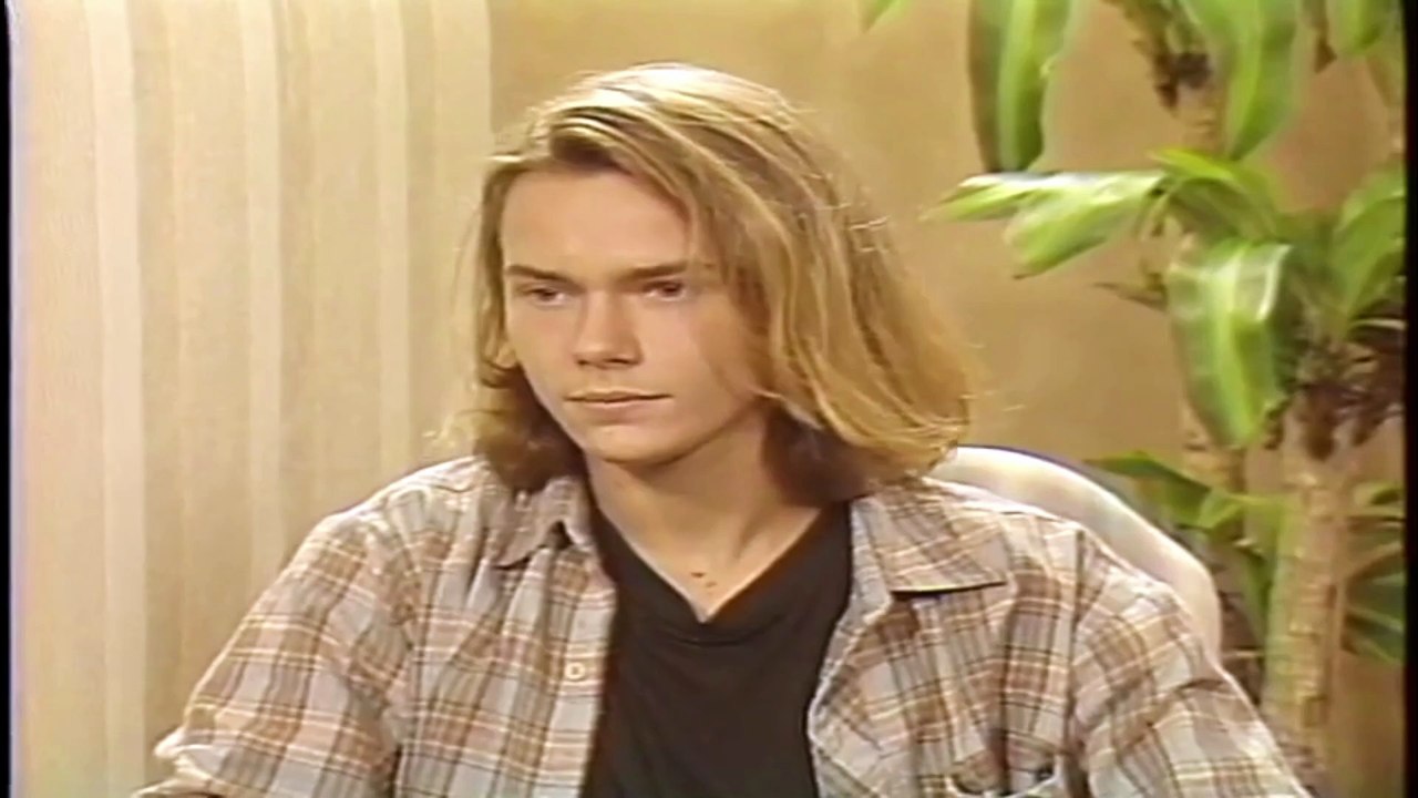 RIVER PHOENIX-THE BRIGHTEST STAR WHO FADED TOO SOON,,,