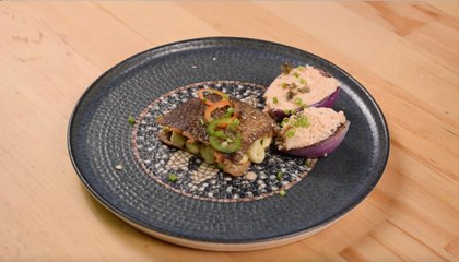 Sándwiches de piel de salmón con paté de salmón